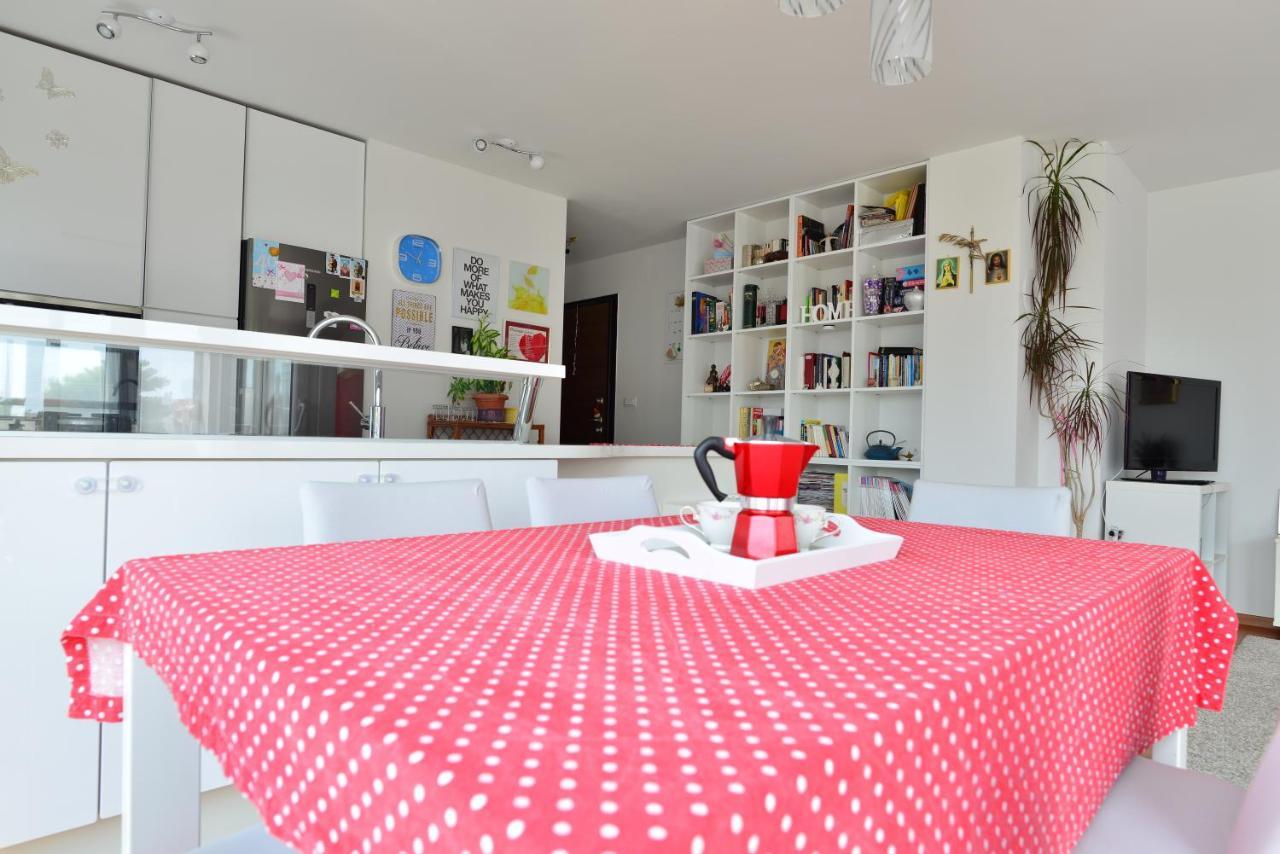 Rita Exclusive With Parking Apartment *